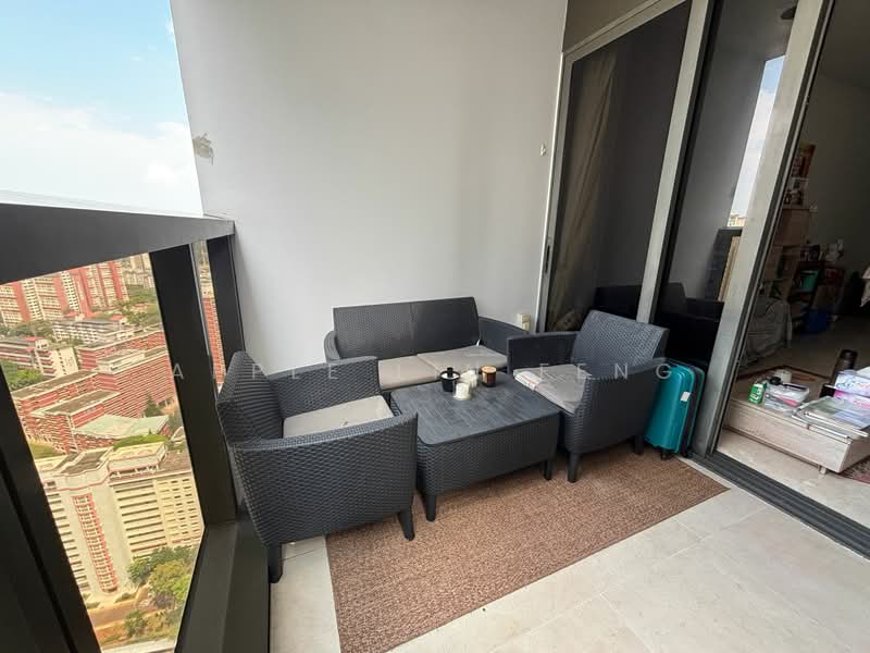 Commonwealth Towers, , 2 Bedrooms, 753 sqft, Condominium For Rent, by Apple Lin Feng, 500198013 - Balcony - PropertyGuru.com.sg
