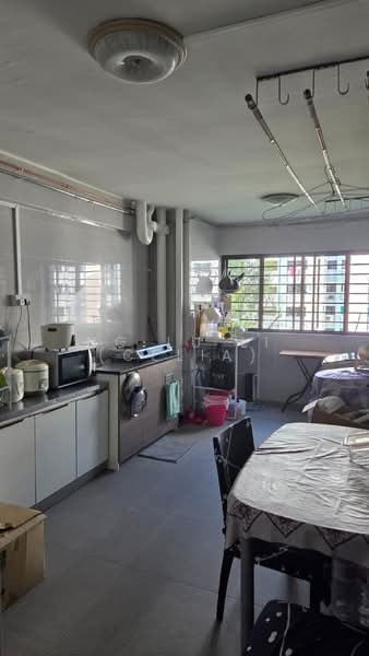 712 Bedok Reservoir Road, 712 Bedok Reservoir Road, 2 Bedrooms, 883 sqft, HDB Flat For Rent, by Ng Lu Li (Celia), 500198016 - Kitchen - PropertyGuru.com.sg