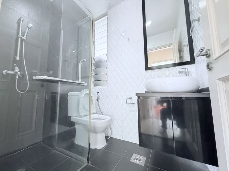 Cavendish Park, 20 Pine Grove, 2 Bedrooms, 926 sqft, Condominium For Sale, by Kelvin Neo 凯尔文, 500198037 - Bathroom - PropertyGuru.com.sg