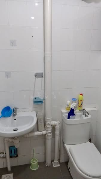 252 Hougang Avenue 3, 252 Hougang Avenue 3, Room Rental, 200 sqft, HDB Flat For Rent, by Seri Fatmawati Binte Hambali, 500198047 - Bathroom - PropertyGuru.com.sg