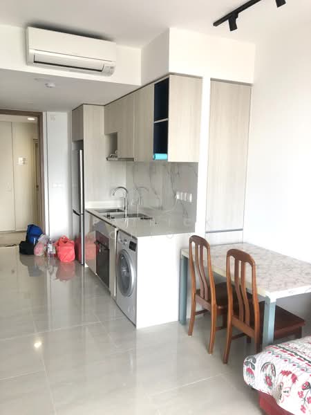 Whistler Grand, 109 West Coast Vale, 1 Bedroom, 441 sqft, Condominium For Rent, by Patrick Chiok, 500198056 - Kitchen - PropertyGuru.com.sg