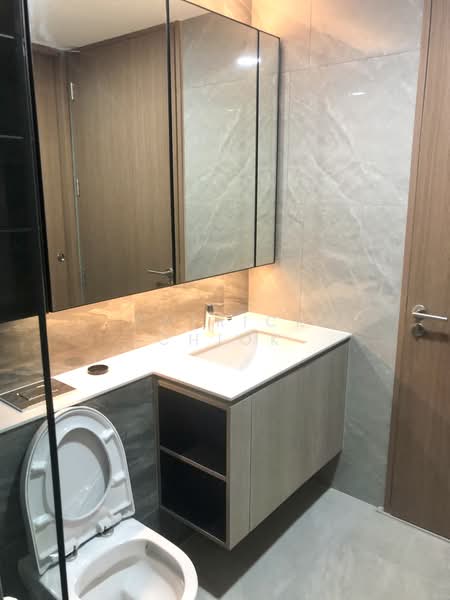 Whistler Grand, 109 West Coast Vale, 1 Bedroom, 441 sqft, Condominium For Rent, by Patrick Chiok, 500198056 - Bathroom - PropertyGuru.com.sg