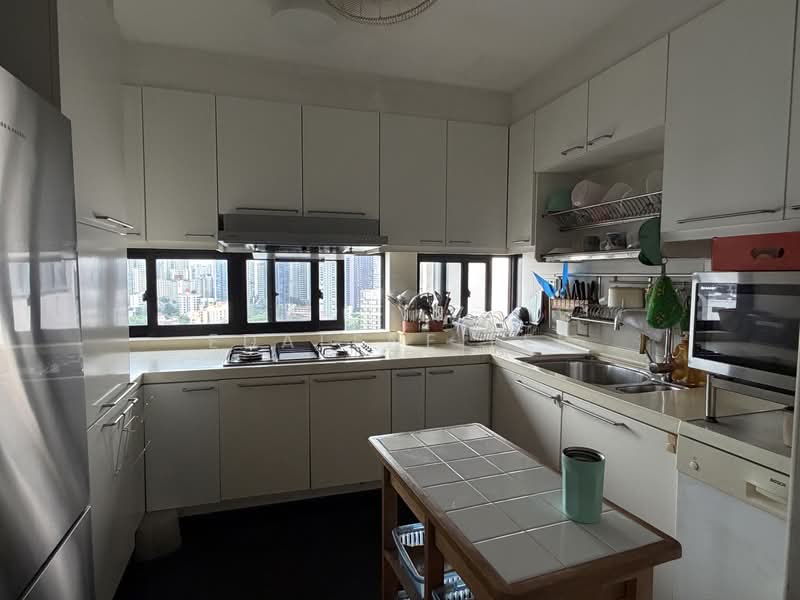 Balmoral Penthouse, Balmtal Road, 5 Bedrooms, 5,000 sqft, Condominium For Rent, by Edalene Lee, 500198064 - Kitchen - PropertyGuru.com.sg
