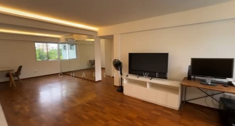 Blk 5 Bedok south ave 2, 5 Bedok south ave 2, 3 Bedrooms, 882 sqft, HDB Flat For Sale, by Charles Wee, 500198067 - Living Room - PropertyGuru.com.sg