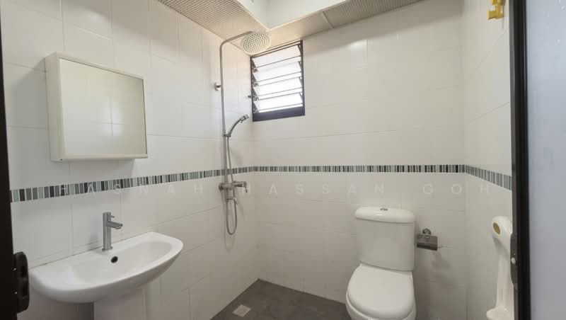 535 Choa Chu Kang Street 51, 535 Choa Chu Kang Street 51, 2 Bedrooms, 742 sqft, HDB Flat For Sale, by Hasnah Hassan Goh, 500198068 - Bathroom - PropertyGuru.com.sg