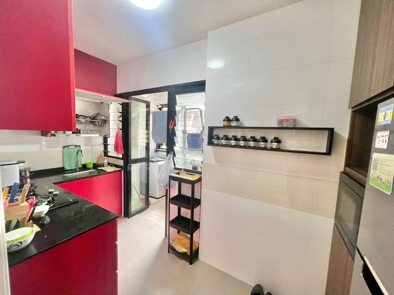 262 Toa Payoh Apex, 262 Toa Payoh East, 2 Bedrooms, 732 sqft, HDB Flat For Rent, by Lorraine Lum, 500198077 - Kitchen - PropertyGuru.com.sg