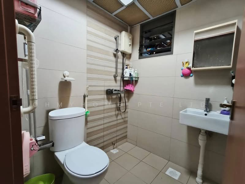 336A Anchorvale Crescent, 336A Anchorvale Crescent, 2 Bedrooms, 721 sqft, HDB Flat For Sale, by JASON YAP, 500198083 - Bathroom - PropertyGuru.com.sg