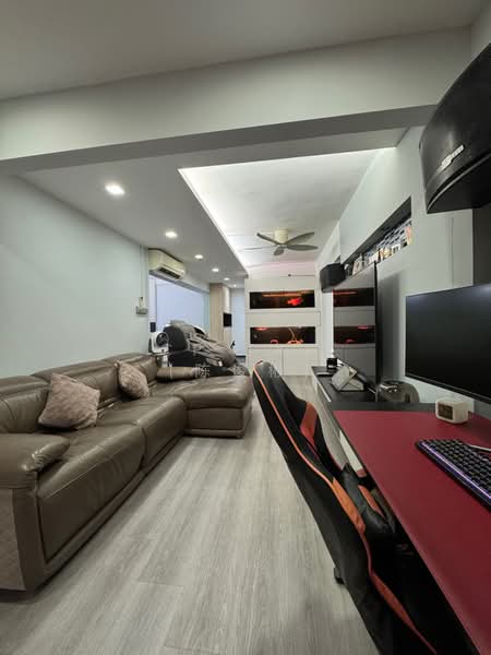 184 Yung Sheng Road, 184 Yung Sheng Road, 3 Bedrooms, 1,249 sqft, HDB Flat For Sale, by CP Tan (陈俊彬), 500198091 - Living Room - PropertyGuru.com.sg