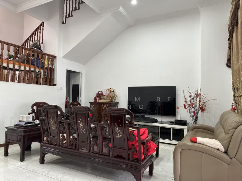 Loyang Villas, Loyang Rise, 5 Bedrooms, 3,000 sqft, Terraced House For Sale, by Emily Lim Bee Kwang, 500198094 - Living Room - PropertyGuru.com.sg