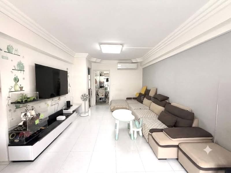 122 Ang Mo Kio Avenue 3, 122 Ang Mo Kio Avenue 3, 3 Bedrooms, 990 sqft, HDB Flat For Sale, by Dylan Lee, 500198115 - Living Room - PropertyGuru.com.sg