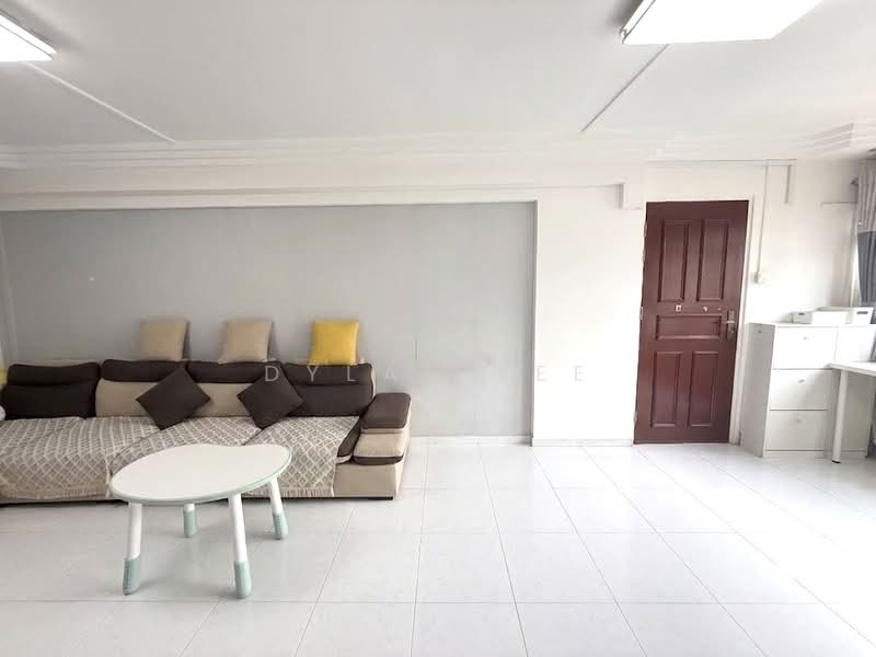 122 Ang Mo Kio Avenue 3, 122 Ang Mo Kio Avenue 3, 3 Bedrooms, 990 sqft, HDB Flat For Sale, by Dylan Lee, 500198115 - Living Room - PropertyGuru.com.sg
