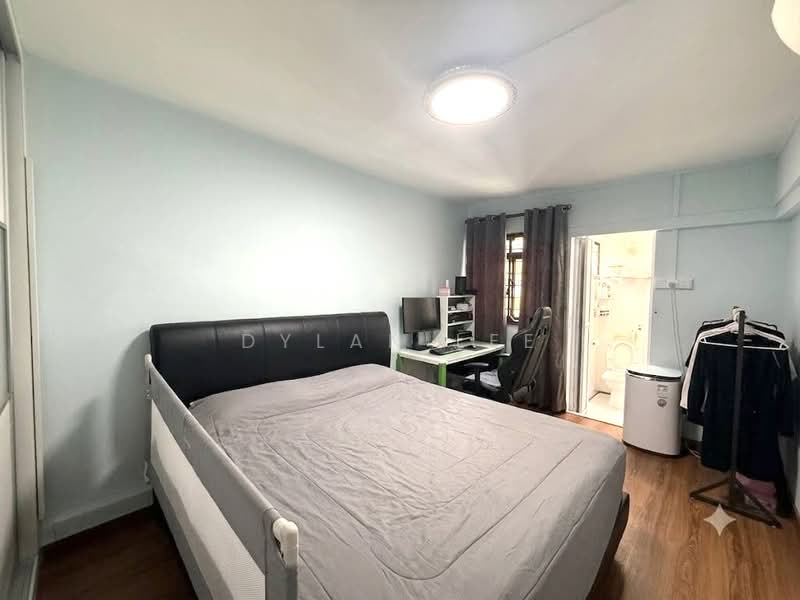 122 Ang Mo Kio Avenue 3, 122 Ang Mo Kio Avenue 3, 3 Bedrooms, 990 sqft, HDB Flat For Sale, by Dylan Lee, 500198115 - Bedroom - PropertyGuru.com.sg