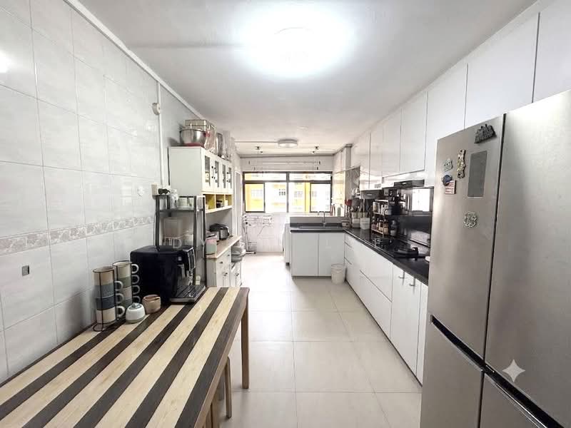 122 Ang Mo Kio Avenue 3, 122 Ang Mo Kio Avenue 3, 3 Bedrooms, 990 sqft, HDB Flat For Sale, by Dylan Lee, 500198115 - Kitchen - PropertyGuru.com.sg