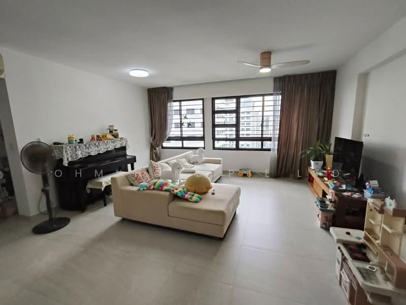 258A Punggol Field, 258A Punggol Field, 3 Bedrooms, 1,216 sqft, HDB Flat For Sale, by JESLYN LIM, 500198117 - Living Room - PropertyGuru.com.sg