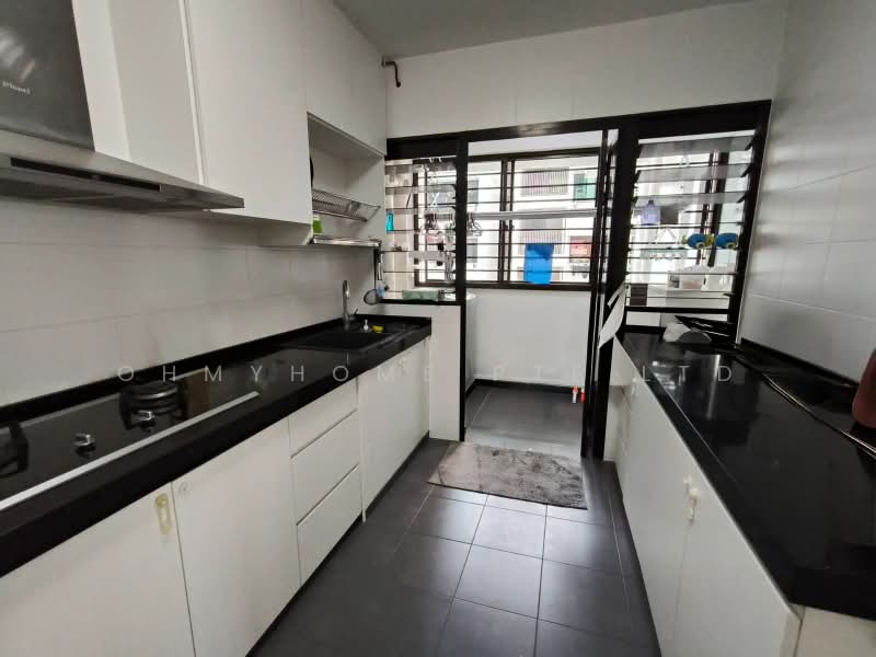 258A Punggol Field, 258A Punggol Field, 3 Bedrooms, 1,216 sqft, HDB Flat For Sale, by JESLYN LIM, 500198117 - Kitchen - PropertyGuru.com.sg