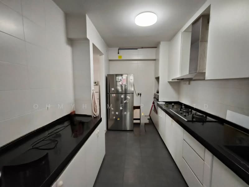 258A Punggol Field, 258A Punggol Field, 3 Bedrooms, 1,216 sqft, HDB Flat For Sale, by JESLYN LIM, 500198117 - Kitchen - PropertyGuru.com.sg