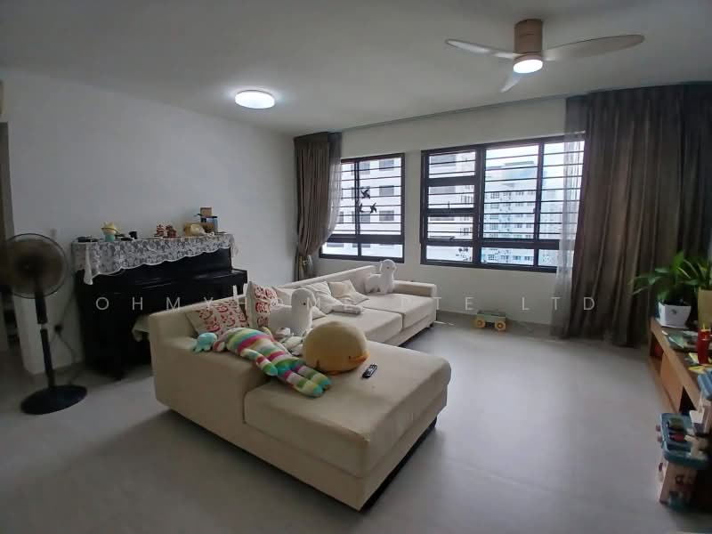 258A Punggol Field, 258A Punggol Field, 3 Bedrooms, 1,216 sqft, HDB Flat For Sale, by JESLYN LIM, 500198117 - Living Room - PropertyGuru.com.sg
