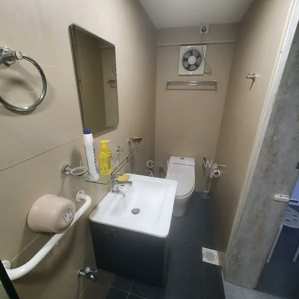 MacPherson Garden Estate, 3 Jalan Kemajuan, 3 Bedrooms, 1,833 sqft, Terraced House For Rent, by Lim Chew Siam, 500198122 - Bathroom - PropertyGuru.com.sg