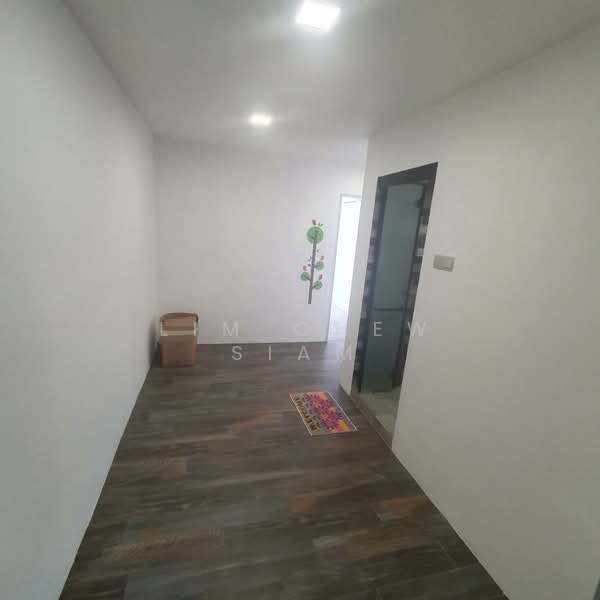 MacPherson Garden Estate, 3 Jalan Kemajuan, 3 Bedrooms, 1,833 sqft, Terraced House For Rent, by Lim Chew Siam, 500198122 - Corridor - PropertyGuru.com.sg