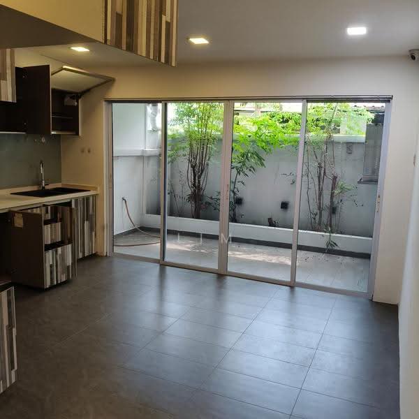 MacPherson Garden Estate, 3 Jalan Gembira, Macpherson / Potong Pasir, 3 Bedrooms, 1,833 sqft, Terraced House For Rent, by Lim Chew Siam, 500198122 - Kitchen - PropertyGuru.com.sg