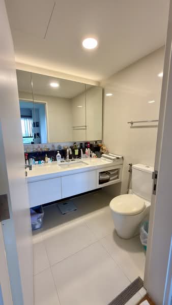 The Interlace, 180 Depot Road, 3 Bedrooms, 1,593 sqft, Condominium For Rent, by Sherly Tan, 500198128 - Bathroom - PropertyGuru.com.sg