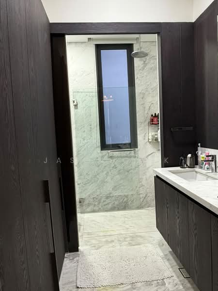 Robin Residences, 1 Robin Drive, 3 Bedrooms, 1,012 sqft, Condominium For Rent, by Jason Quek, 500198138 - Bathroom - PropertyGuru.com.sg