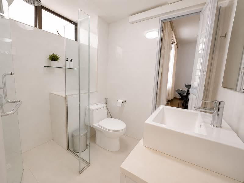 Kensington Park, 8 Kensington Park Drive, 3 Bedrooms, 2,120 sqft, Condominium For Sale, by Sandra Yeo, 500198157 - Jack & Jill Bathroom - PropertyGuru.com.sg