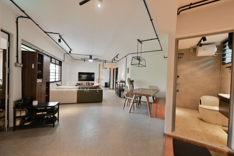 273 Toh Guan Road, 273 Toh Guan Road, 3 Bedrooms, 1,098 sqft, HDB Flat For Sale, by James Kong, 500198158 - Living Room - PropertyGuru.com.sg