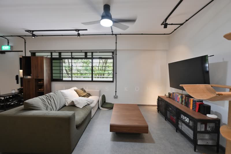273 Toh Guan Road, 273 Toh Guan Road, 3 Bedrooms, 1,098 sqft, HDB Flat For Sale, by James Kong, 500198158 - Living Room - PropertyGuru.com.sg