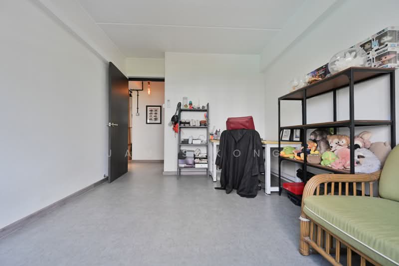 273 Toh Guan Road, 273 Toh Guan Road, 3 Bedrooms, 1,098 sqft, HDB Flat For Sale, by James Kong, 500198158 - Study - PropertyGuru.com.sg