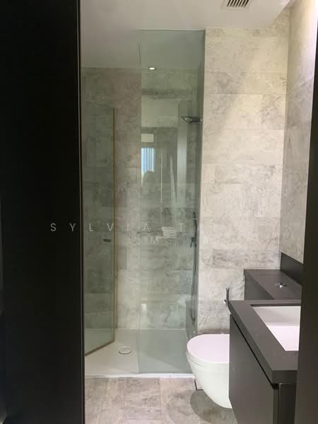 OUE Twin Peaks, 33 Leonie Hill Road, 1 Bedroom, 570 sqft, Condominium For Rent, by Sylvia Tan Z M, 500198160 - Bathroom - PropertyGuru.com.sg