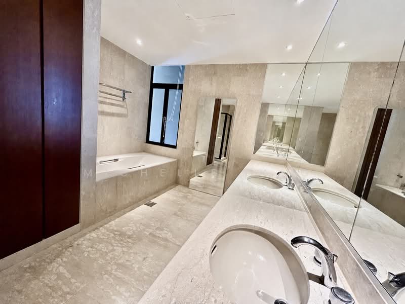 The Colonnade, 82 Grange Road, 5 Bedrooms, 3,994 sqft, Condominium For Rent, by Michelle Yang, 500198178 - Bathroom - PropertyGuru.com.sg