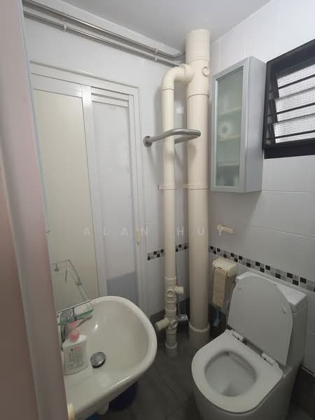 111 Bishan Street 12, 111 Bishan Street 12, Room Rental, 200 sqft, HDB Flat For Rent, by Alan Huy, 500198211 - Bathroom - PropertyGuru.com.sg
