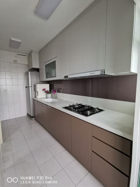 410A Fernvale Road, 410A Fernvale Road, 3 Bedrooms, 1,033 sqft, HDB Flat For Sale, by Sophia Chang, 500198212 - Kitchen - PropertyGuru.com.sg