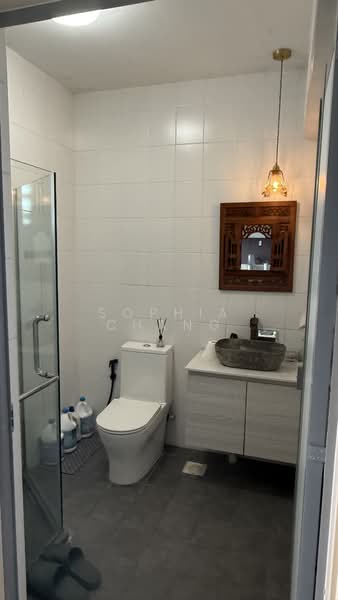 410A Fernvale Road, 410A Fernvale Road, 3 Bedrooms, 1,033 sqft, HDB Flat For Sale, by Sophia Chang, 500198212 - Bathroom - PropertyGuru.com.sg