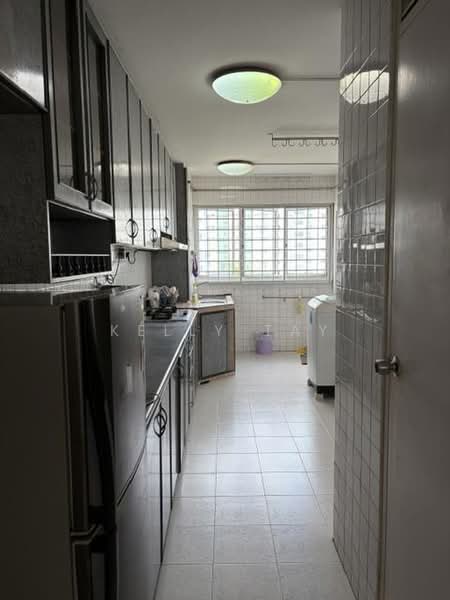 327 Yishun Ring Road, 327 Yishun Ring Road, 3 Bedrooms, 904 sqft, HDB Flat For Sale, by Kelly Tay, 500198219 - Kitchen - PropertyGuru.com.sg