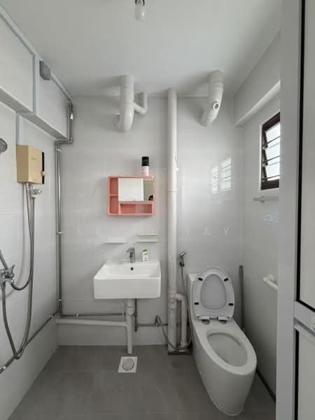 327 Yishun Ring Road, 327 Yishun Ring Road, 3 Bedrooms, 904 sqft, HDB Flat For Sale, by Kelly Tay, 500198219 - Bathroom - PropertyGuru.com.sg