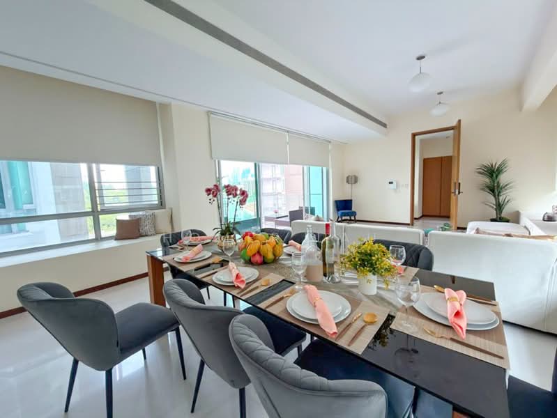 Spacious 4-Bedroom Living Close to Paragon & Centrepoint, , 4 Bedrooms, 2,282 sqft, Condominium For Sale, by Homer Lau, 500198226 - Dining Room - PropertyGuru.com.sg
