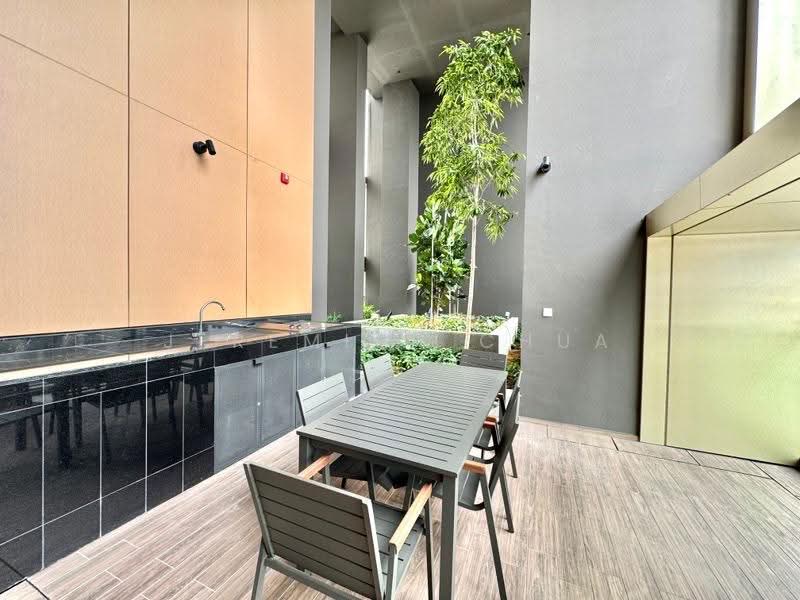 Irwell Hill Residences, 6 Irwell Hill, Orchard / River Valley, 2 Bedrooms, 614 sqft, Condominium For Sale, by Jeremiah Chua, 500198228 - PropertyGuru.com.sg