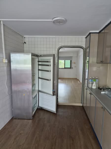 331 Ang Mo Kio Avenue 1, 331 Ang Mo Kio Avenue 1, 2 Bedrooms, 721 sqft, HDB Flat For Rent, by Derek Lim, 500198232 - Kitchen - PropertyGuru.com.sg