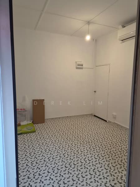 Gladiola Drive, , Room Rental, 150 sqft, Detached House For Rent, by Derek Lim, 500198247 - Interior - PropertyGuru.com.sg