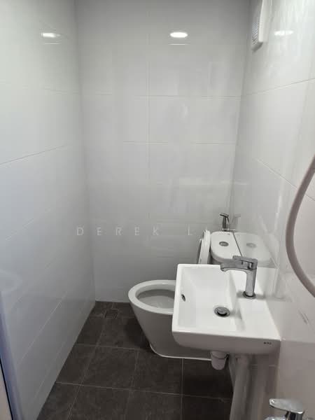 Gladiola Drive, , Room Rental, 150 sqft, Detached House For Rent, by Derek Lim, 500198247 - Bathroom - PropertyGuru.com.sg