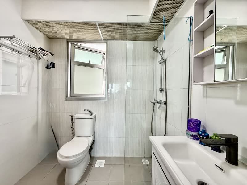 421C Northshore Drive, 421C Northshore Drive, 2 Bedrooms, 721 sqft, HDB Flat For Sale, by Maria Mariana, 500198248 - Bathroom - PropertyGuru.com.sg
