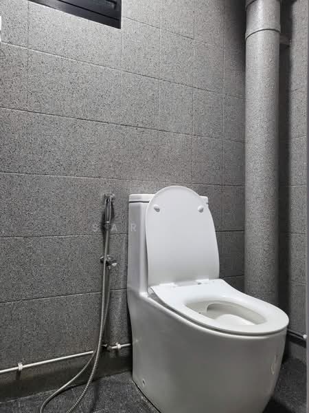 627 Hougang Avenue 8, 627 Hougang Avenue 8, Room Rental, 200 sqft, HDB Flat For Rent, by Saras R, 500198257 - Bathroom - PropertyGuru.com.sg