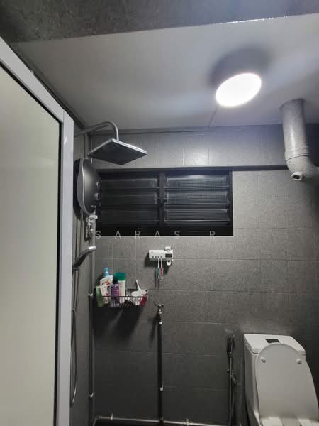 627 Hougang Avenue 8, 627 Hougang Avenue 8, Room Rental, 200 sqft, HDB Flat For Rent, by Saras R, 500198257 - Bathroom - PropertyGuru.com.sg