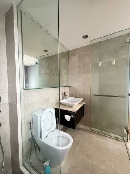 Hillsta, 66 Phoenix Road, 2 Bedrooms, 850 sqft, Condominium For Sale, by Sylvia Tan Z M, 500198261 - Bathroom - PropertyGuru.com.sg