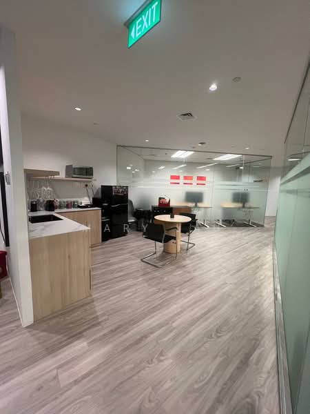 20 Collyer Quay, 20 Collyer Quay, 2,325 sqft, Office For Rent, by Mary Lau, 500198266 - Kitchen - CommercialGuru.com.sg