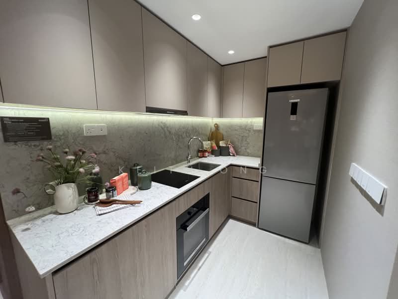 Bloomsbury Residences, 61 Media Circle, 2 Bedrooms, 678 sqft, Apartment For Sale, by Keith Ong, 500198290 - Kitchen - PropertyGuru.com.sg
