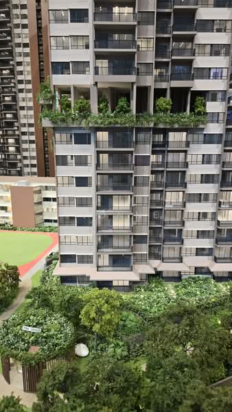 Springleaf Residence, 811 Upper Thomson Road, 5 Bedrooms, 1,453 sqft, Condominium For Sale, by Yvonne Kua, 500198297 - Exterior - PropertyGuru.com.sg