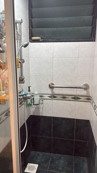 Westmere, 75 Jurong East Street 13, 3 Bedrooms, 1,206 sqft, Condominium For Sale, by Jann Neo, 500198309 - Bathroom - PropertyGuru.com.sg